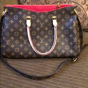 Non Authentic LV